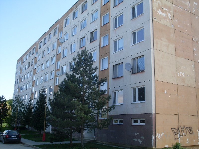 DRAŽBA 26.07.2011 o 09.30 hod., 3 izbový byt v Pravenci