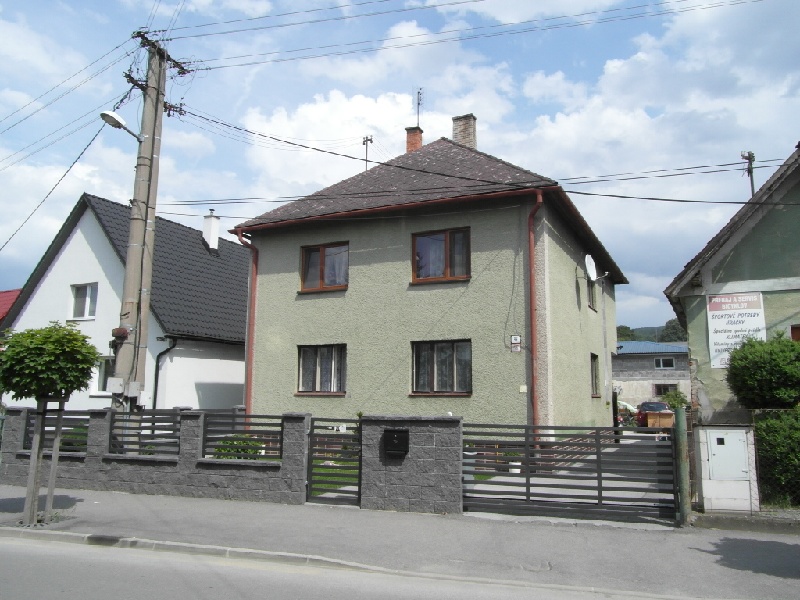 DRAŽBA 27.07.2017 o 10.00 hod., 1/6 rodinný dom Púchov, okres Púchov - náhľad
