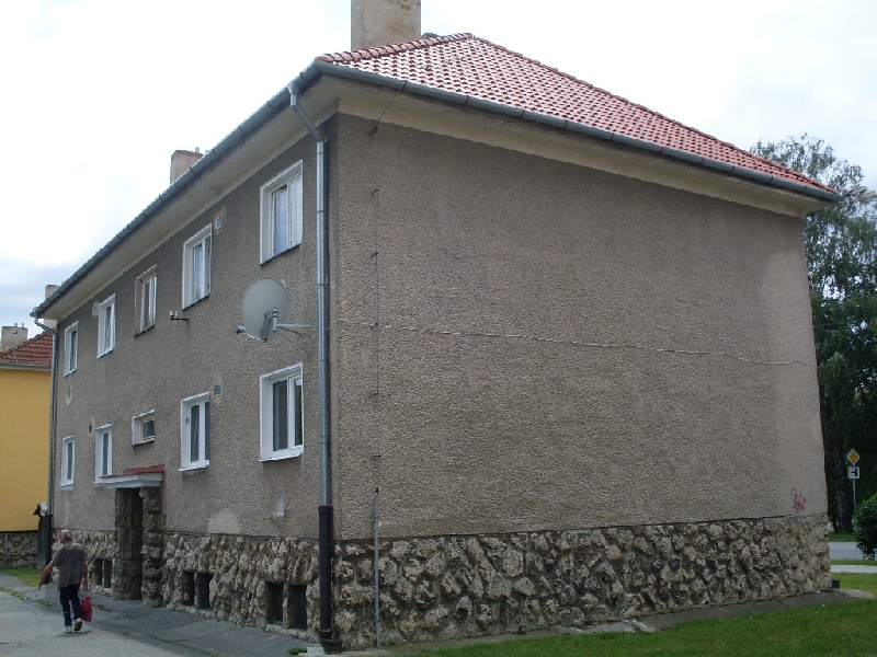 DRAŽBA 06.10.2011 o 13.00 hod., 2 izbový byt v Brezovej pod Bradlom - náhľad