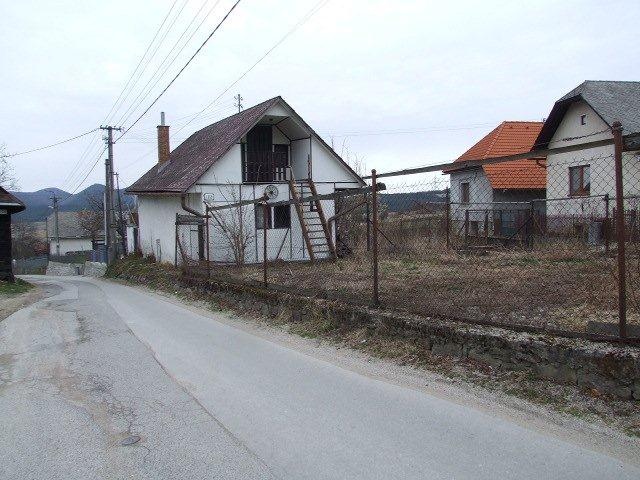 DRAŽBA 23.05.2012 o 11.00 hod., rodinný dom v Pružine - náhľad