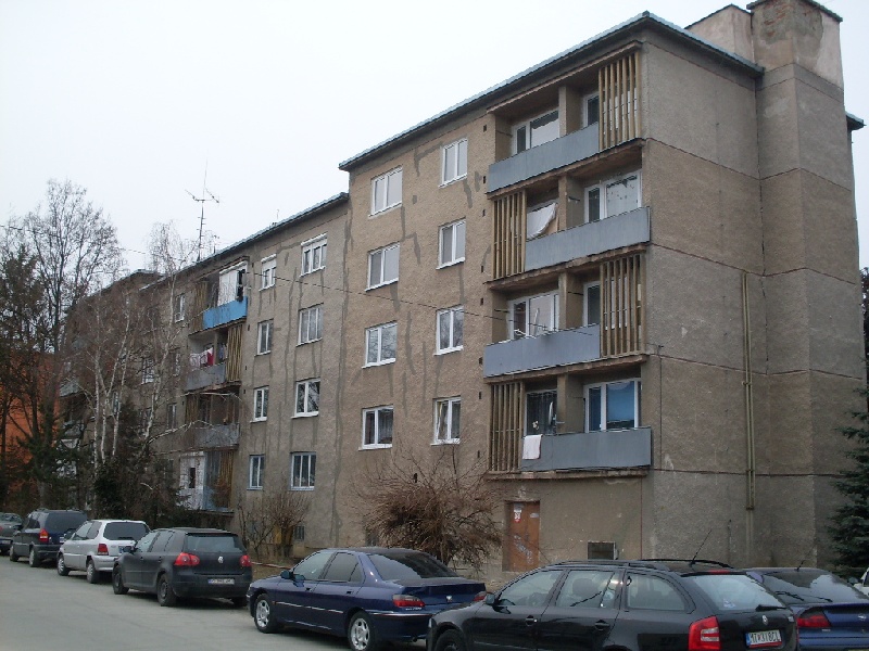 DRAŽBA 18.07.2012 o 10.00 hod., 2 izbový byt v Partizánskom