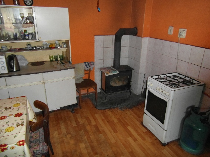 DRAŽBA 06.10.2016 o 10.00 hod., rodinný dom Cerovo, okres Krupina - náhľad