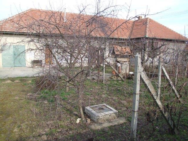 DRAŽBA 29.04.2015 o 13.00 hod., rodinný dom Marcelová, okres Komárno - náhľad