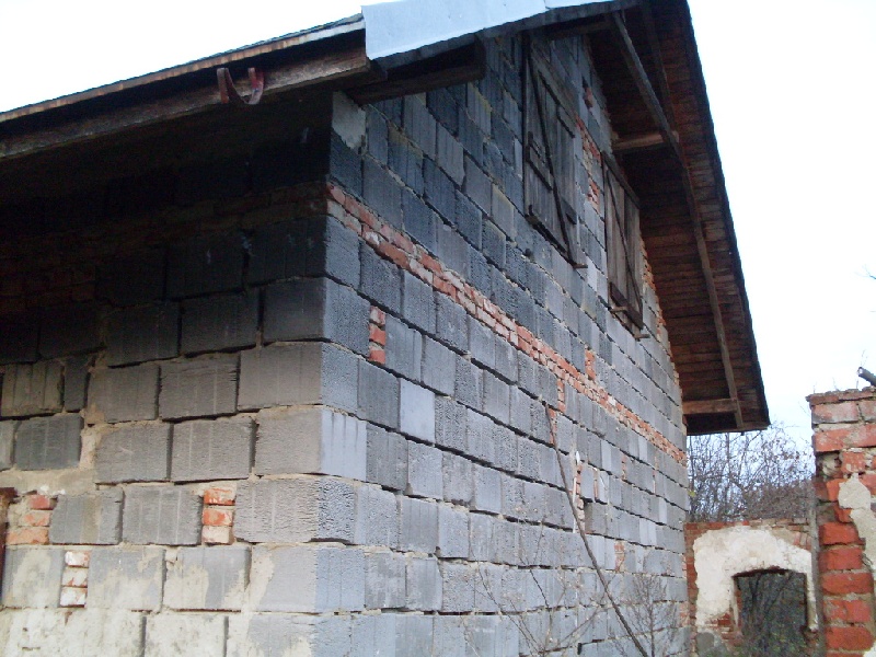 DRAŽBA 15.02.2011 o 11.00 hod., rodinný dom vo Vranove nad Topľou - náhľad