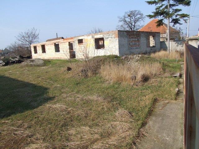 DRAŽBA 25.06.2014 o 09.00 hod., rodinný dom Brestovec, okres Komárno