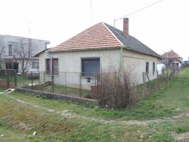 UPUSTENÉ !!! DRAŽBA 11.05.2015 o 10.00 hod., rodinný dom Marcelová, okres Komárno - náhľad