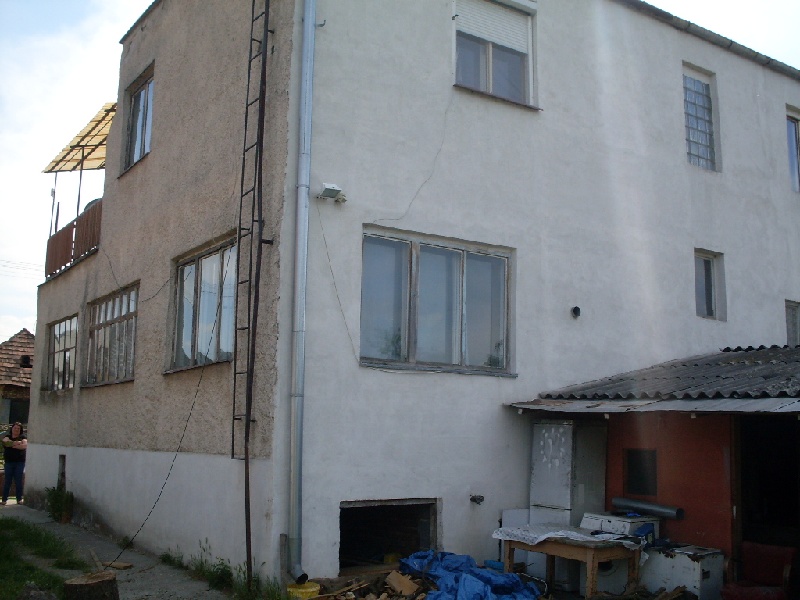 DRAŽBA 16.07.2012 o 11.00 hod., rodinný dom v Tekovských Lužanoch - náhľad