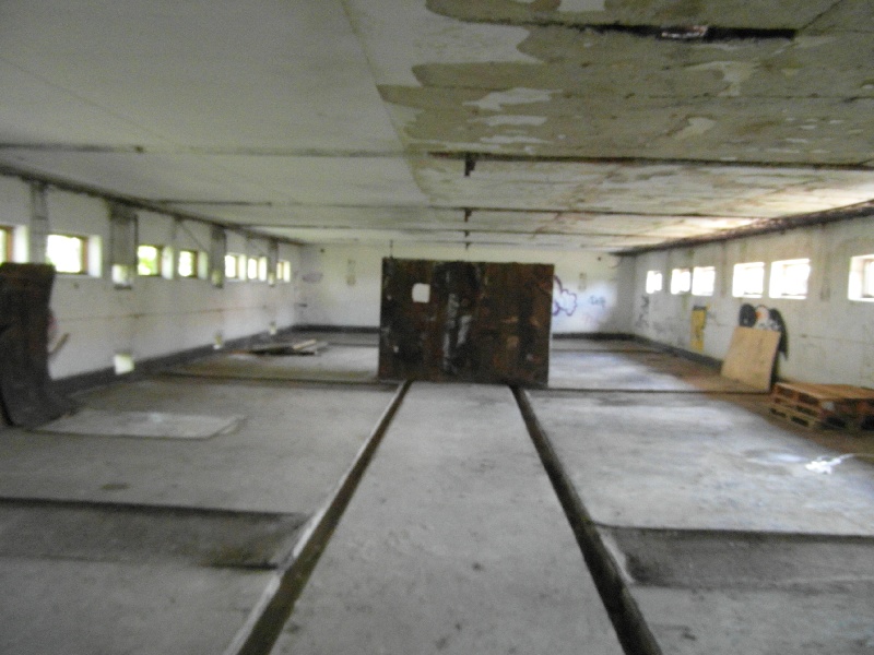 DRAŽBA 17.06.2014 o 10.00 hod., hydináreň, kravín, prevádzková budova a pozemky Nová Dedinka, okres Senec - náhľad