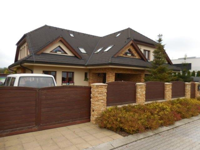 DRAŽBA 05.03.2020 o 10.00 hod., 1/2 rodinného domu Žilina, okres Žilina
