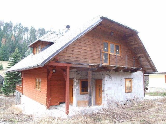 DRAŽBA 16.06.2014 o 09.00 hod., rodinný dom a rekreačná chata Lazy pod Makytou, okres Púchov - náhľad
