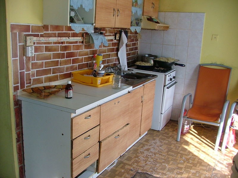 DRAŽBA 11.06.2012 o 11.00 hod., 3 izbový byt v Komárne  - náhľad