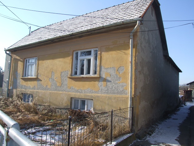 DRAŽBA 23.04.2012 o 11.00 hod., rodinný dom v Radzovciach - náhľad
