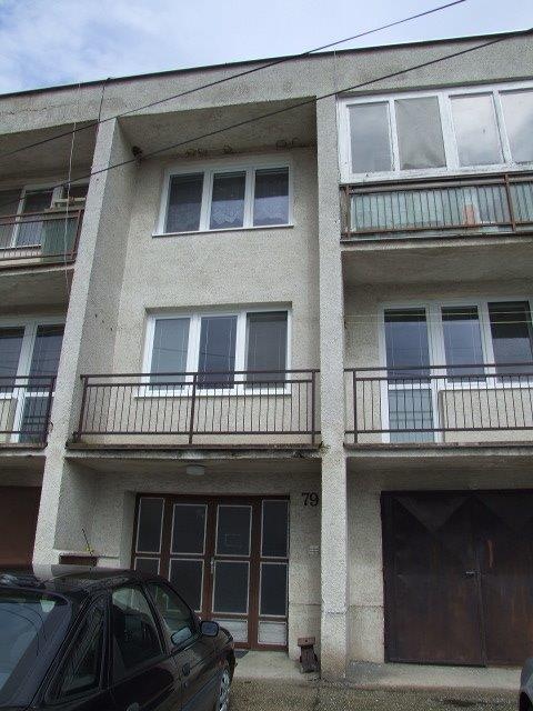 DRAŽBA 01.08.2013 o 10.00 hod., 4 izbový byt Lakšárska Nová Ves, okres Senica