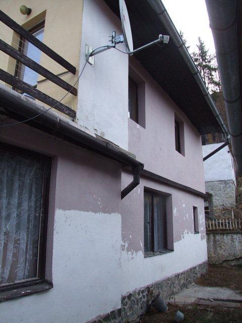 DRAŽBA 16.05.2012 o 10.00 hod., rodinný dom v Bartošovej Lehôtke - náhľad