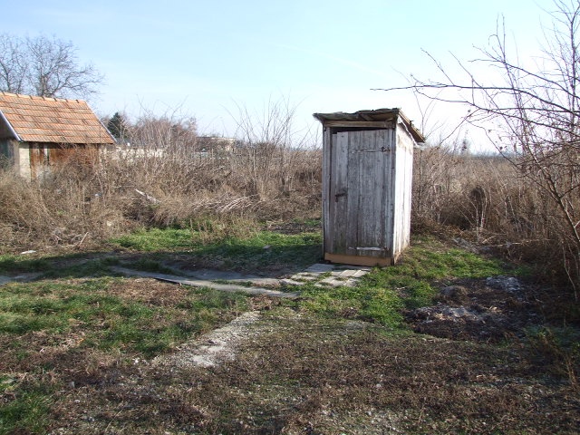DRAŽBA 25.04.2012 o 11.00 hod., rodinný dom v Seliciach - náhľad