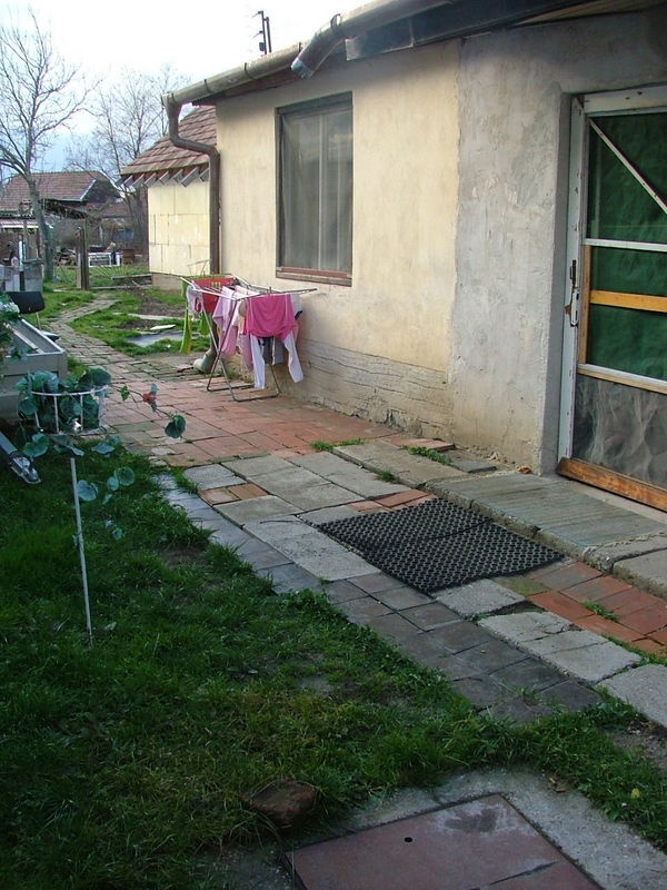 DRAŽBA 23.05.2011 o 10.00 hod., rodinný dom v Sládkovičove - náhľad