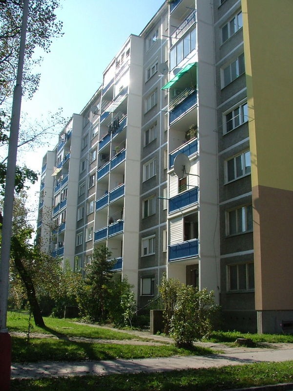 DRAŽBA 27.04.2011 o 11.00 hod., 3 izbový byt v Komárne