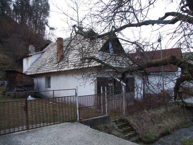 DRAŽBA 16.05.2012 o 10.00 hod., rodinný dom v Bartošovej Lehôtke - náhľad