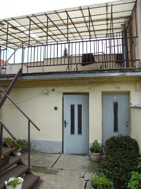 DRAŽBA 07.10.2014 o 11.00 hod., nebytová budova Komárno, okres Komárno - náhľad