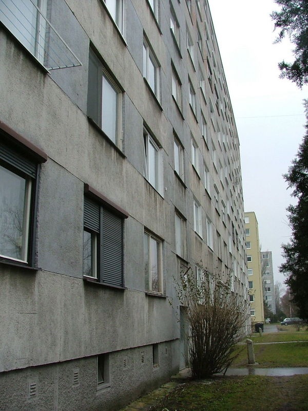 DRAŽBA 07.12.2012 o 11.00 hod., 4 izbový byt v Nových Zámkoch, okres Nové Zámky