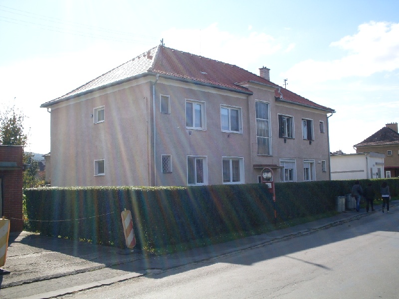 DRAŽBA 29.03.2011 o 10.00 hod., 3 izbový byt v Partizánskom