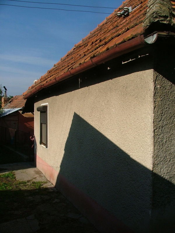 DRAŽBA 27.09.2011 o 13.00 hod., rodinný dom v Komárne - náhľad