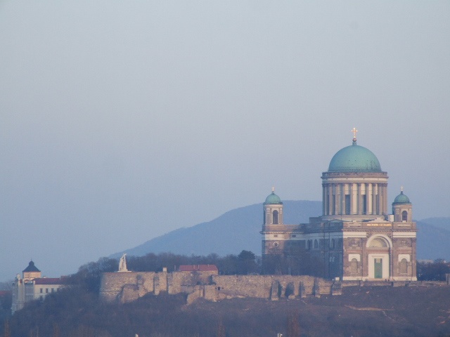 DRAŽBA 12.04.2012 o 11.00 hod., 3 izbový byt v Štúrove - náhľad