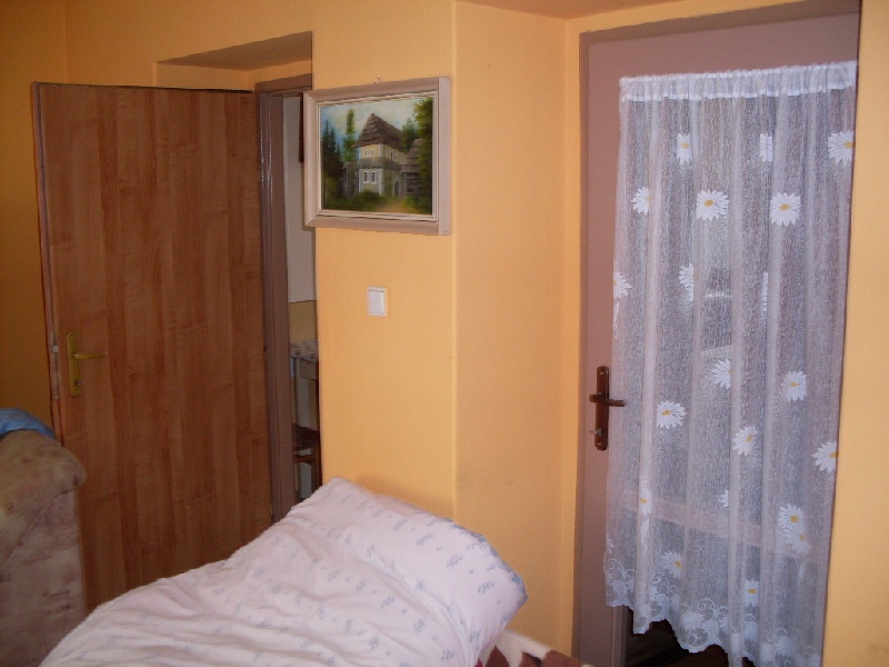 DRAŽBA 29.11,2011 o 10.00 hod., 2 izbový byt v Brezovej pod Bradlom - náhľad