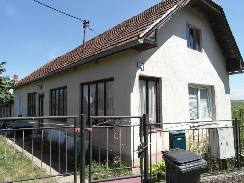 DRAŽBA 17.10.2016 o 13.00 hod., rodinný dom Peder, okres Košice - okolie