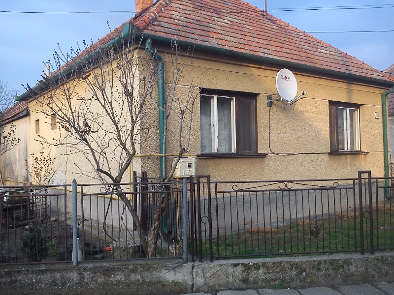 DRAŽBA 13.04.2015 o 14.00 hod., rodinný dom Kameničná, okres Komárno
