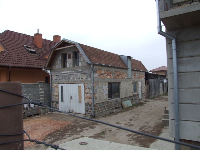 !!!UPUSTENÉ!!!DRAŽBA 26.03.2012 o 10.00 hod., rodinný dom v Komárne - náhľad