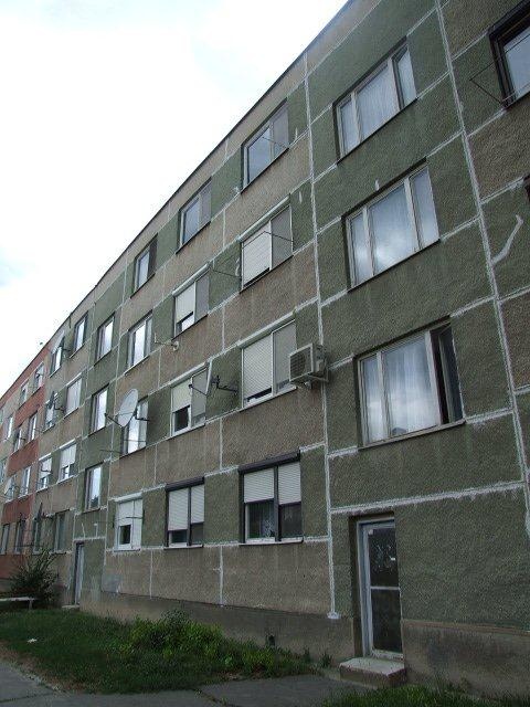 DRAŽBA 19.12.2012 o 11.00 hod., 2 izbový byt v Komárne, okres Komárno