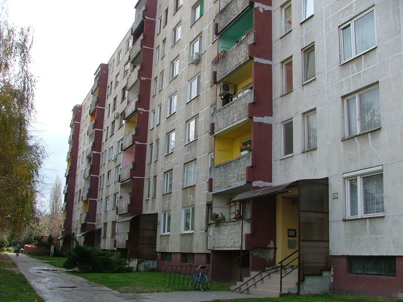 DRAŽBA 10.05.2011 o 10.30 hod., 3 izbový byt v Komárne