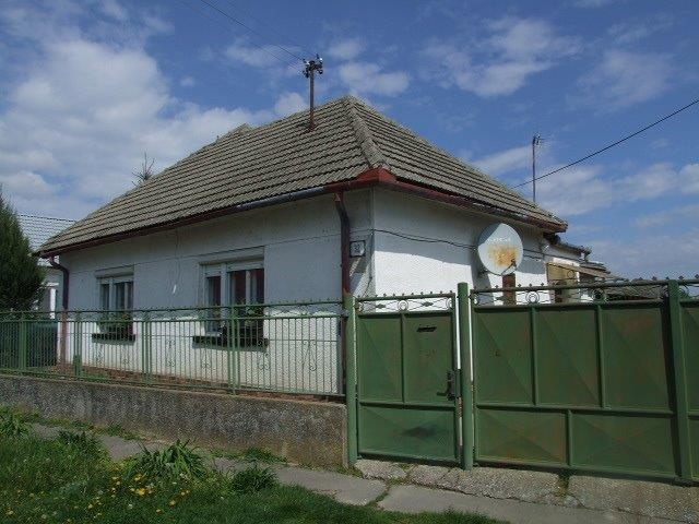 DRAŽBA 11.08.2014 o 11.00 hod., rodinný dom Vlčany, okres Šaľa