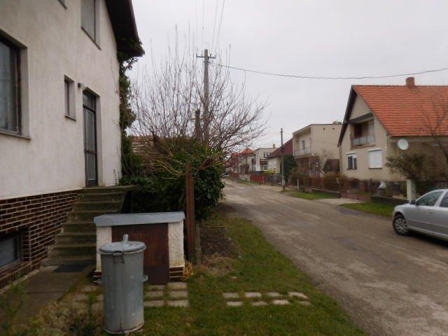 DRAŽBA 17.06.2021 o 11.30 hod., rodinný dom Bánov, okres Nové Zámky - náhľad