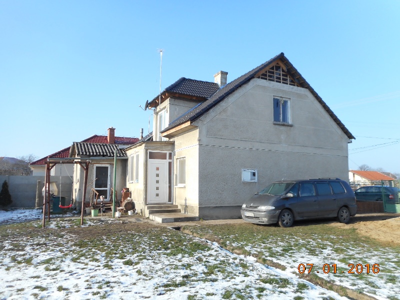 DRAŽBA 14.03.2016 o 14.00 hod., rodinný dom Zlatná na Ostrove, okres Komárno - náhľad