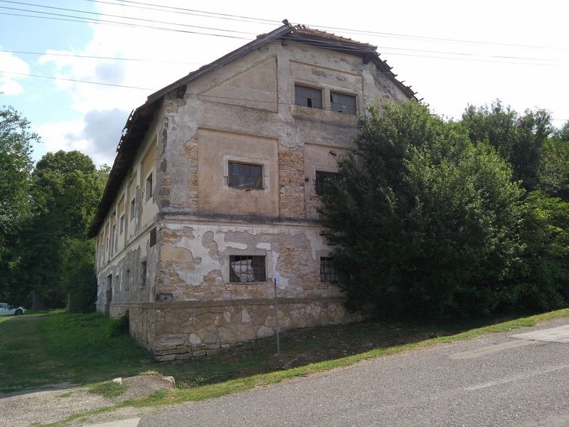 DRAŽBA 06.11.2017 o 10.00 hod., maštaľ, sklad obilia Santovka, okres Levice  - náhľad