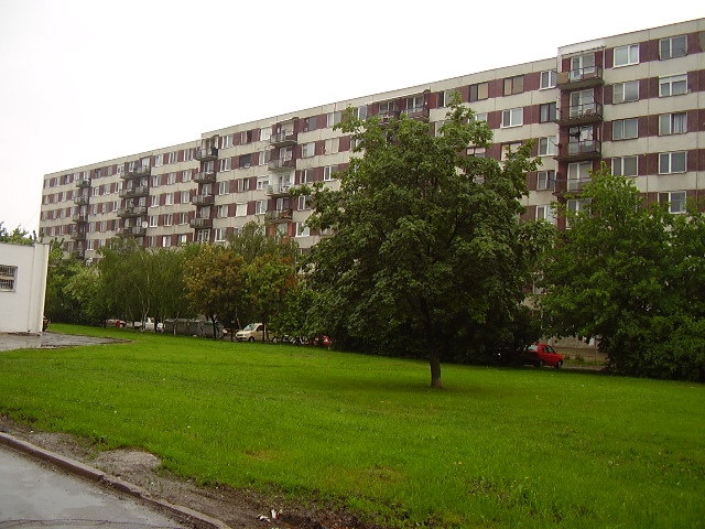 DRAŽBA 15.11.2011 o 10.30 hod., 2 izbový byt v Šali