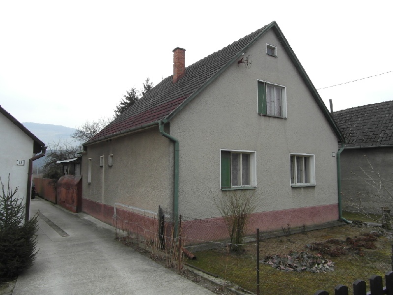 DRAŽBA 02.05.2018 o 10.00 hod., rodinný dom Ladce, okres Ilava - náhľad