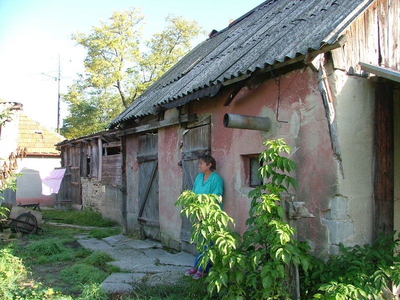DRAŽBA 27.09.2011 o 13.00 hod., rodinný dom v Komárne - náhľad