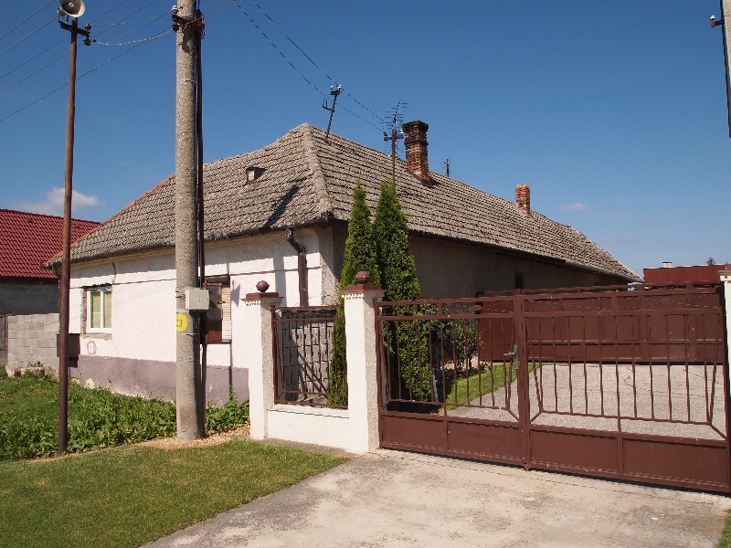 DRAŽBA 30.06.2015 o 13.00 hod., rodinný dom Mostová, okres Galanta - náhľad