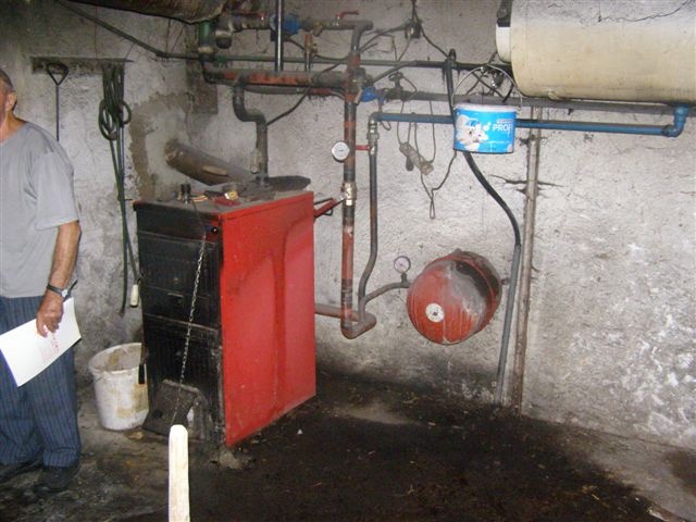 DRAŽBA 22.12.2015 o 11.00 hod., rodinný dom + nábytok Horná Štubňa, okres Žiar nad Hronom - náhľad