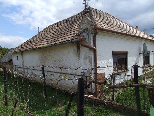 DRAŽBA 16.12.2015 o 11.00 hod., rodinný dom Marcelová, okres Komárno - náhľad