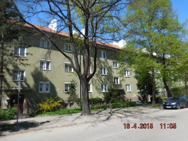 DRAŽBA 06.07.2015 o 10.00 hod., 2 izbový byt Komárno, okres Komárno