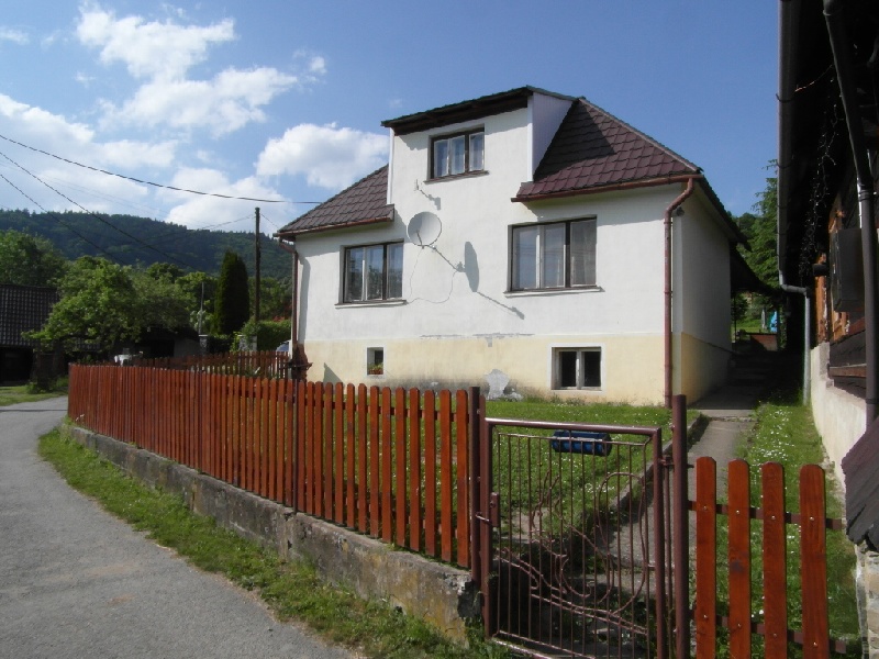 DRAŽBA 03.11.2015 o 13.00 hod., rodinný dom Oravský Podzámok, okres Dolný Kubín
