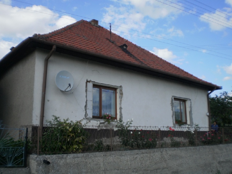 DRAŽBA 02.07.2015 o 14.00 hod., rodinný dom Bajtava, okres Nové Zámky - náhľad