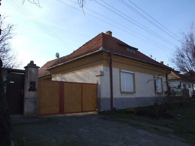 UPUSTENE!!! DRAŽBA 13.01.2016 o 10.00 hod., rodinný dom Trstice, okres Galanta