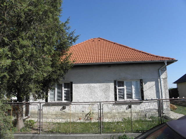DRAŽBA 28.09.2015 o 14.00 hod., rodinný dom Baka, okres Dunajská Streda