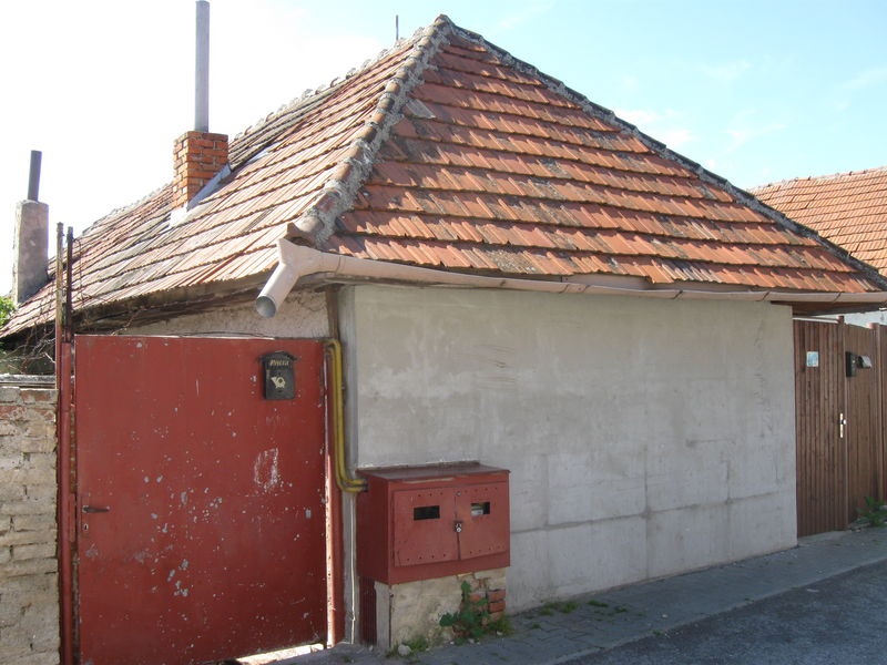 DRAŽBA 12.10.2015 o 14.00 hod., rodinný dom a rodinný dom Nitra, okres Nitra - náhľad