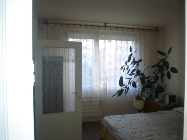 DRAŽBA 12.12.2012 o 13.00 hod., 2 izbový byt v Komárne, okres Komárno - náhľad